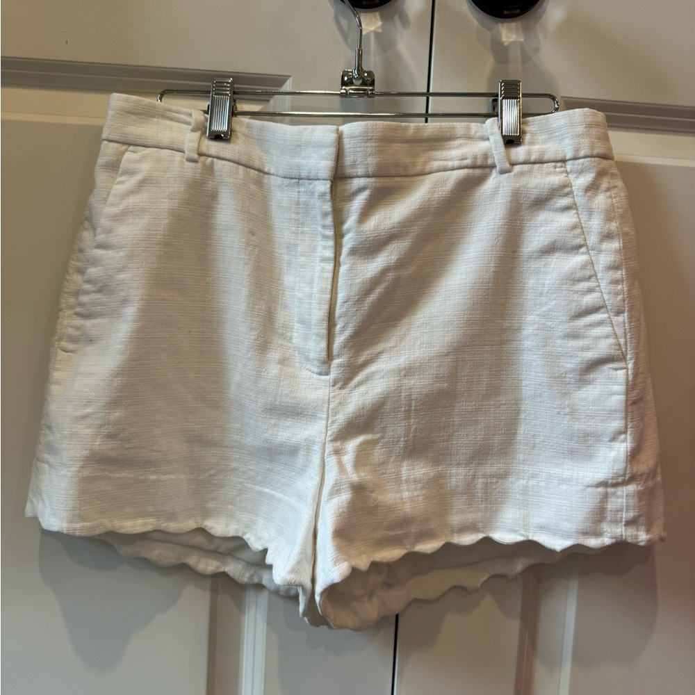 White scalloped J. Crew shorts size 8